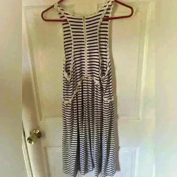 Women’s size small sundress - Picture 2 of 2